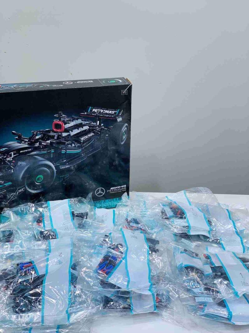 LEGO Technic Mercedes-AMG F1 - 2
