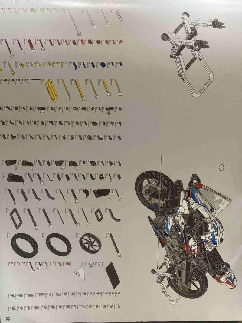 LEGO Technic BMW M 1000 RR - 4