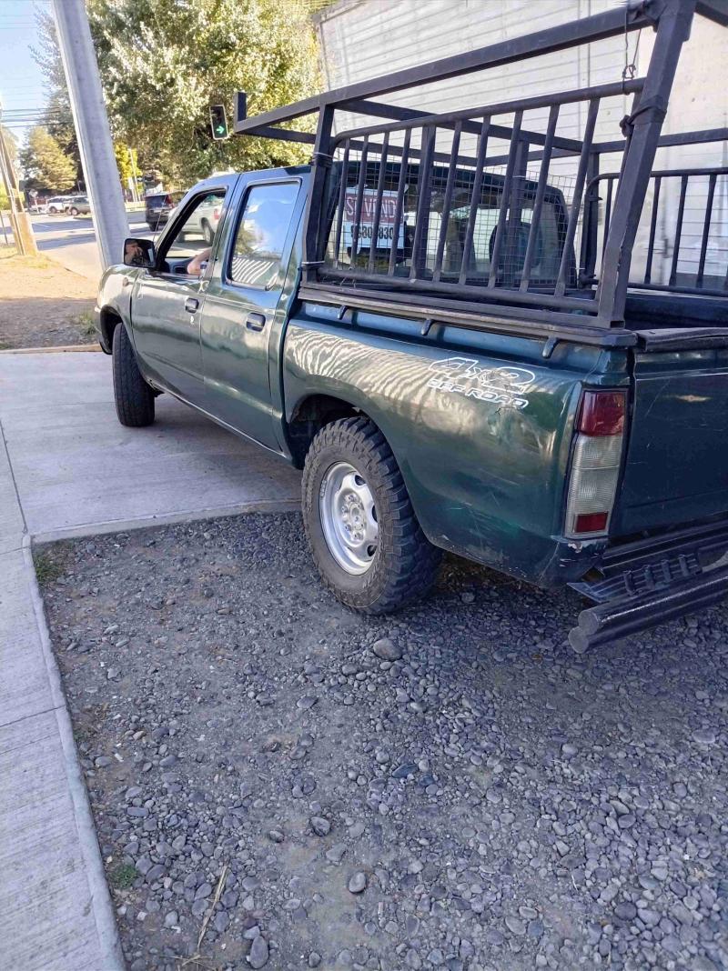 Camioneta pickup verde - 2