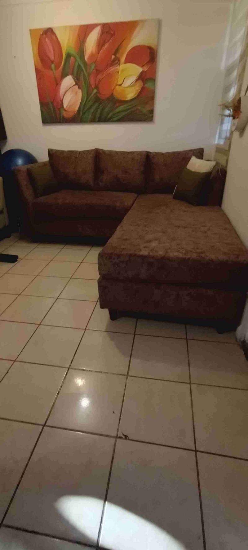 Sofá seccional marrón 2 x 2 - 5