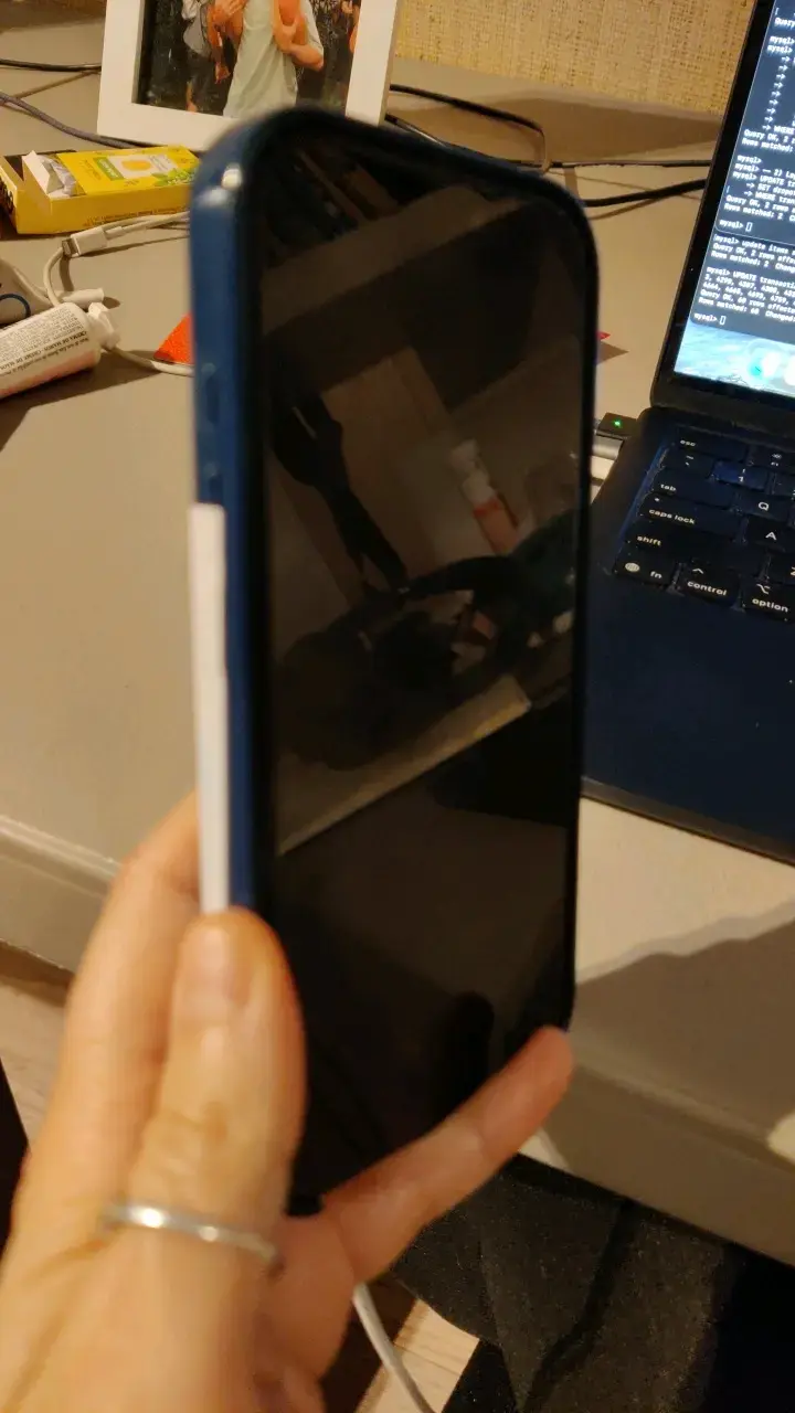 Smartphone moderno con pantalla grande - 2