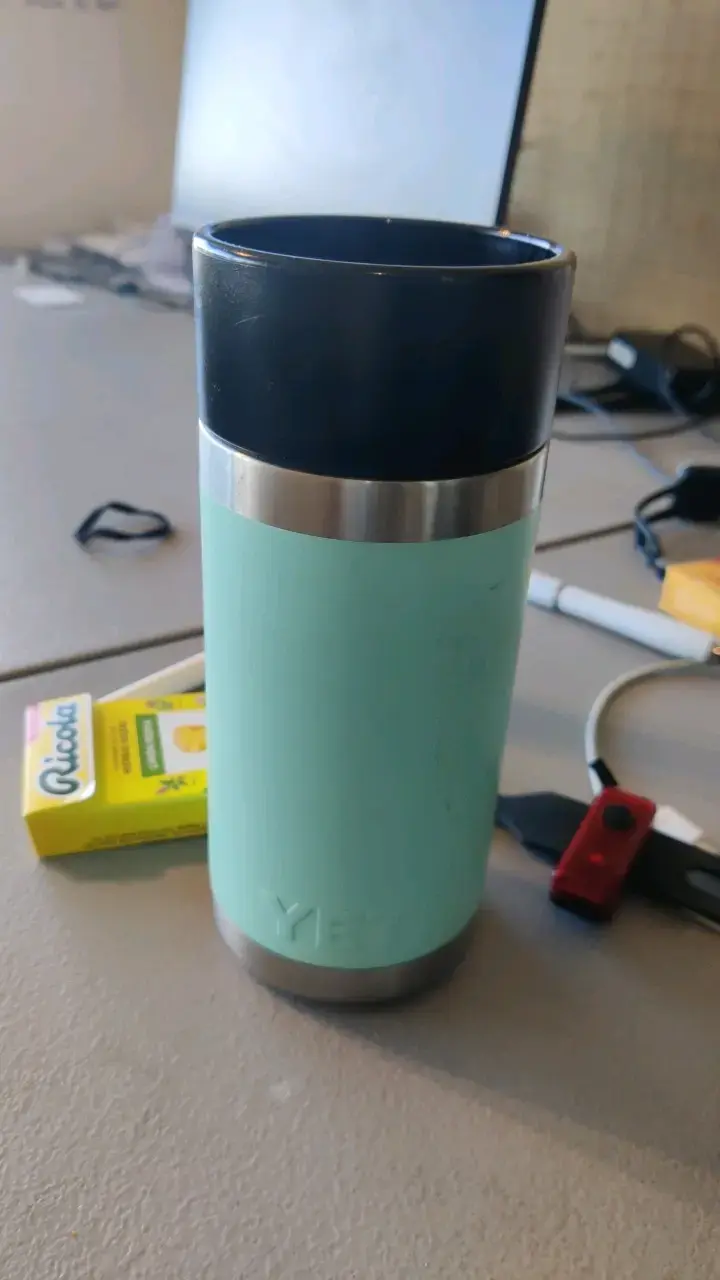 Termo Yeti color menta con tapa